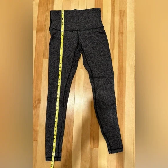 Lululemon - Herringbone Wunder Unders size 6 - Picture 5 of 8